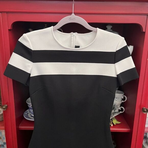 Vintage St John Body Contour Dress Size 4 - Picture 2 of 8